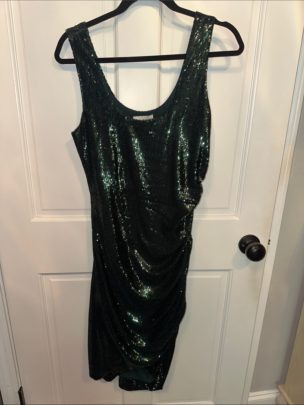 NWT Halston Green sequin dress women’s size 10. Asymmetrical dress